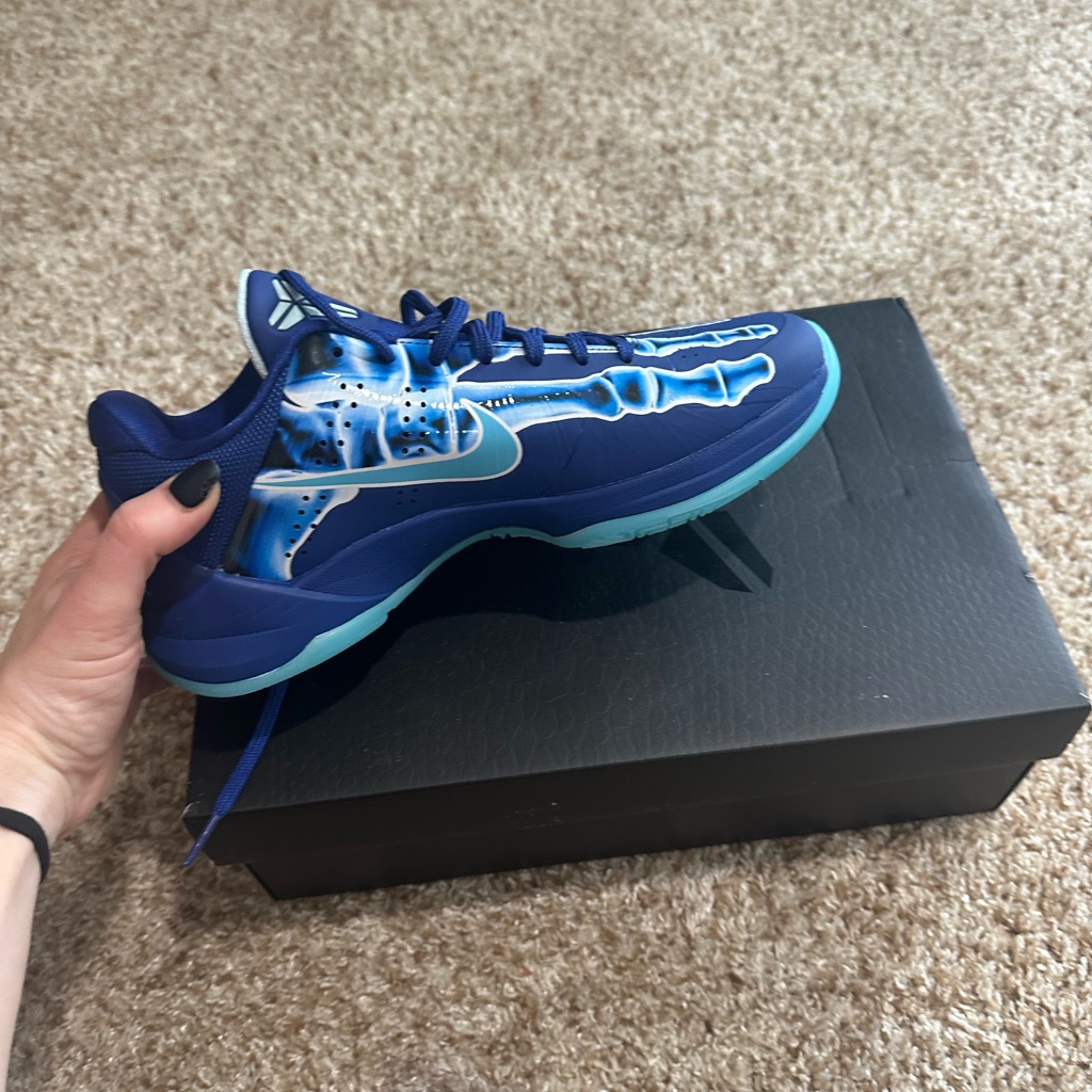 Nike Kobe V Protro